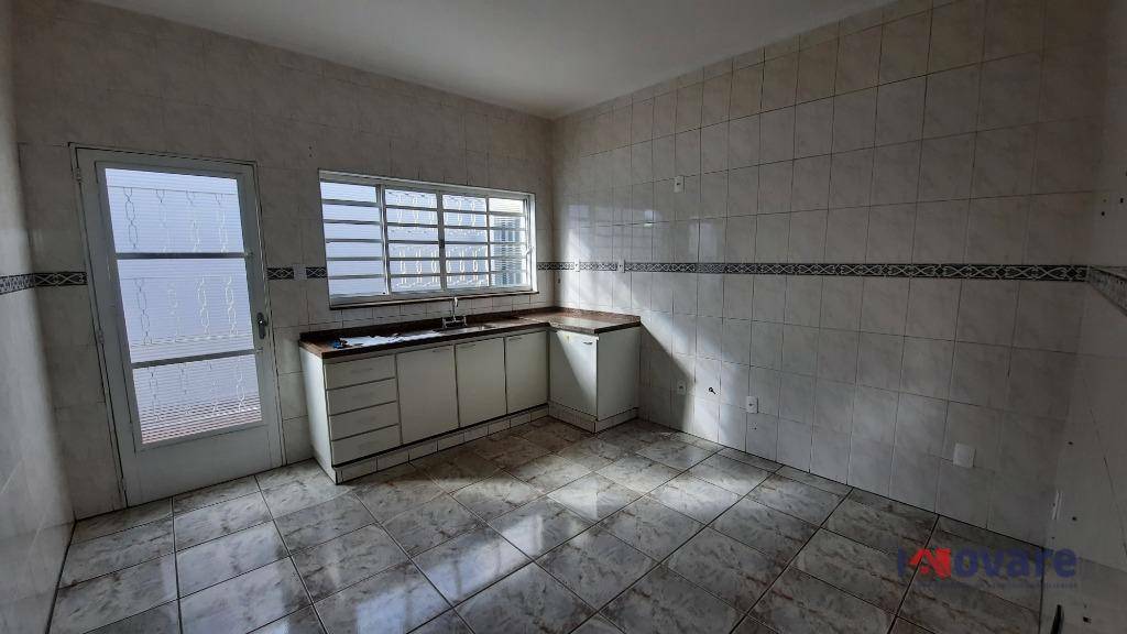 Casa à venda com 3 quartos, 173m² - Foto 4