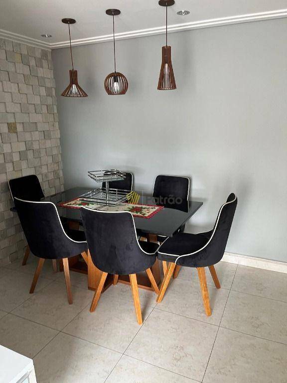 Apartamento à venda com 2 quartos, 67m² - Foto 4