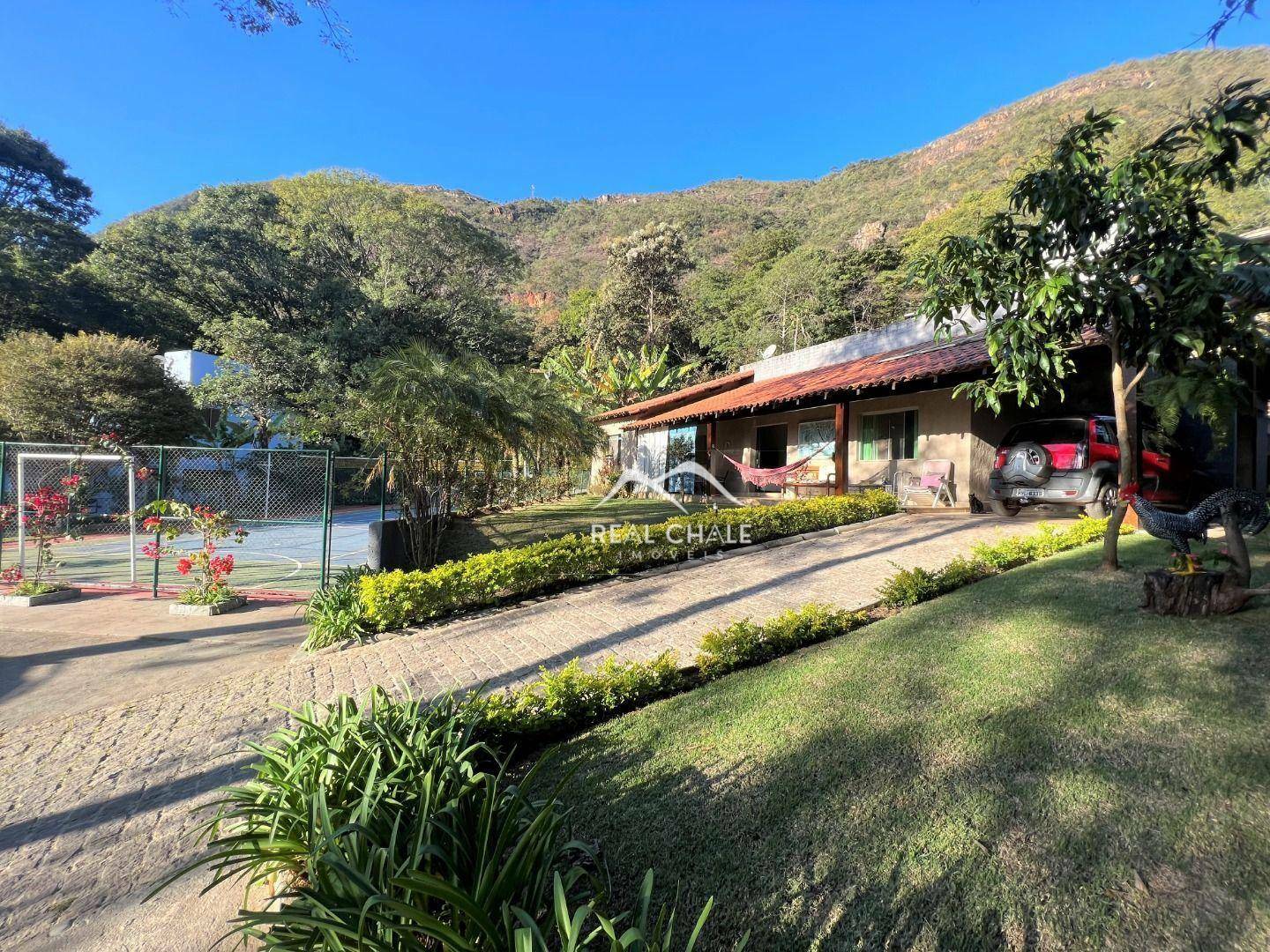 Casa de Condomínio à venda com 4 quartos, 213m² - Foto 1