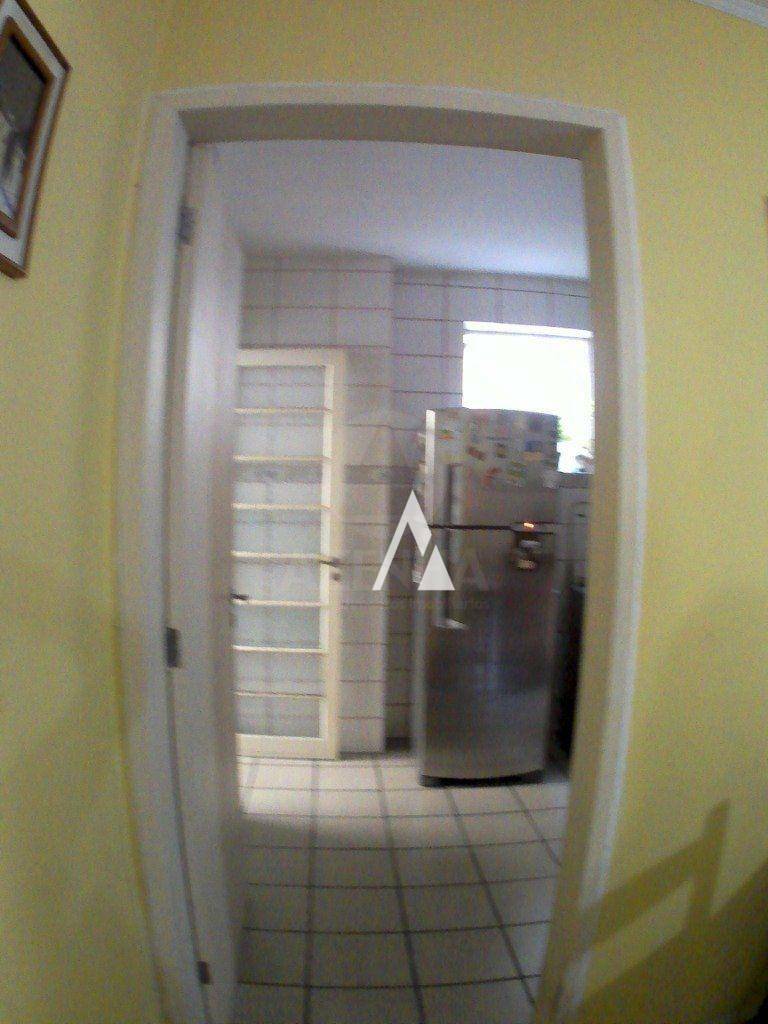 Apartamento à venda com 3 quartos, 105m² - Foto 18