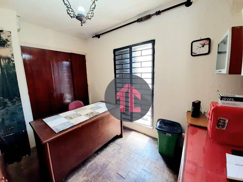 Casa à venda com 6 quartos, 260m² - Foto 9