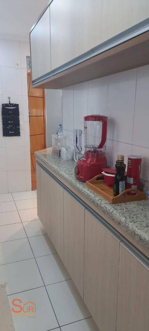 Apartamento à venda com 2 quartos, 70m² - Foto 2