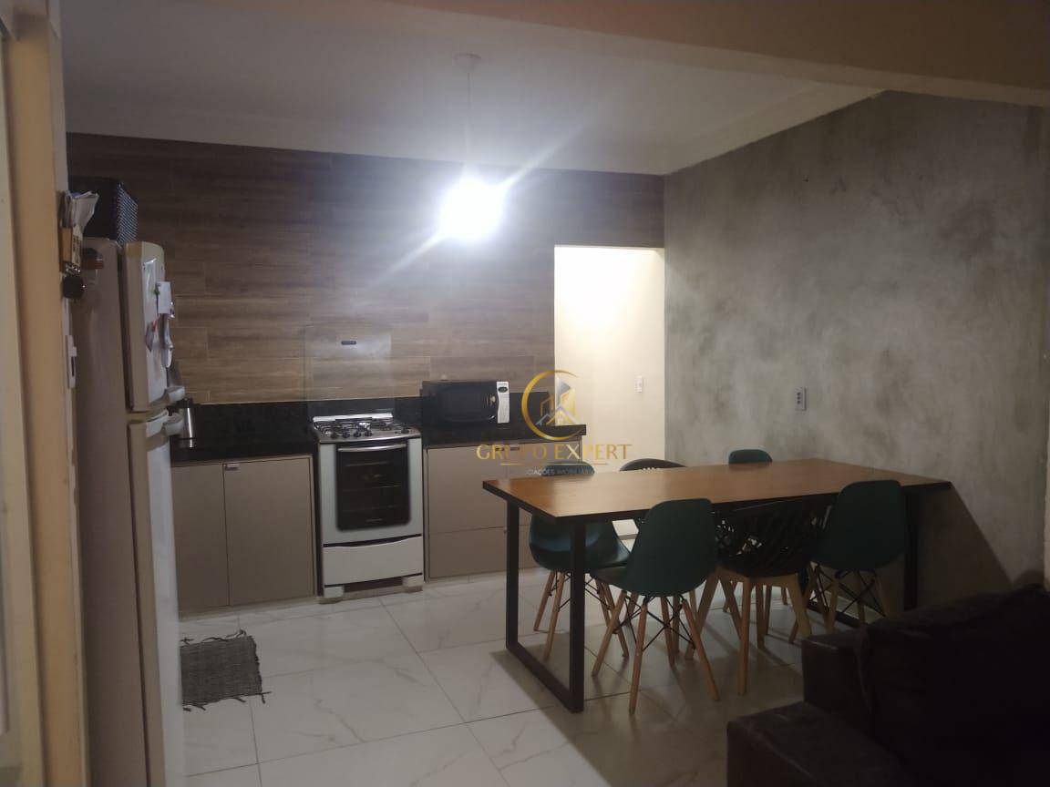 Casa à venda com 3 quartos, 73m² - Foto 1