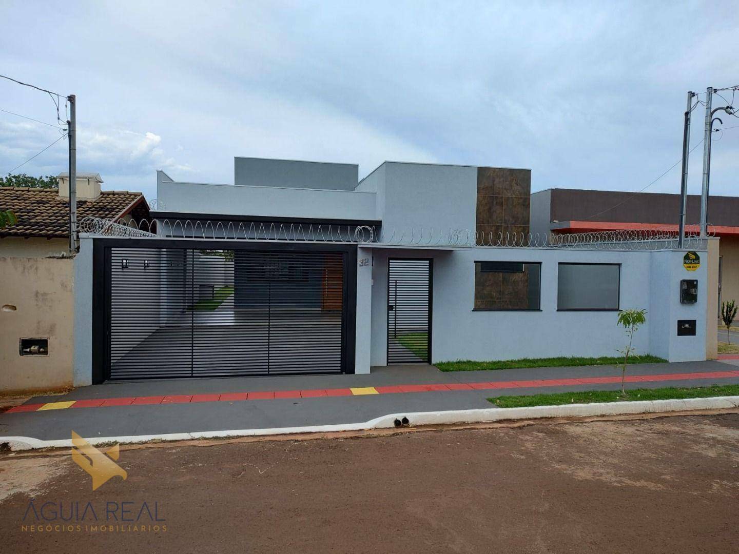 Casa à venda com 3 quartos, 150m² - Foto 1