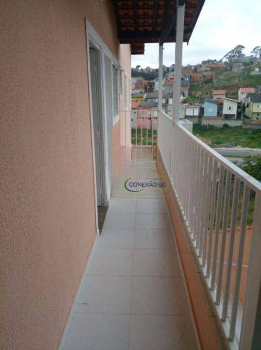 Sobrado à venda com 5 quartos, 200m² - Foto 4