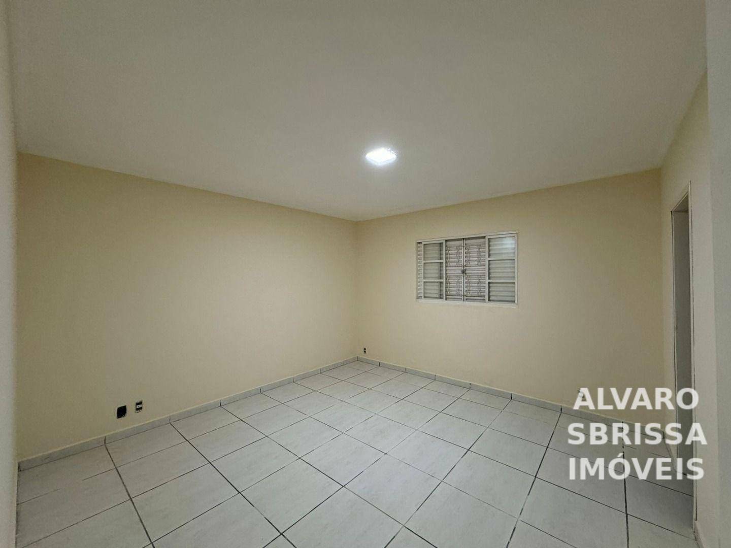 Casa à venda com 3 quartos, 130m² - Foto 2