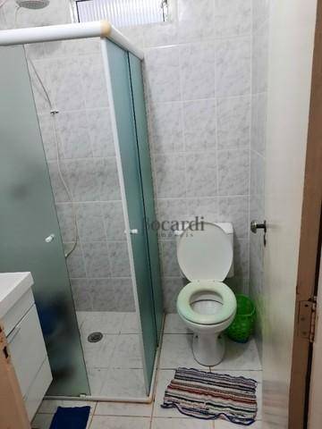 Apartamento à venda com 2 quartos, 70m² - Foto 2