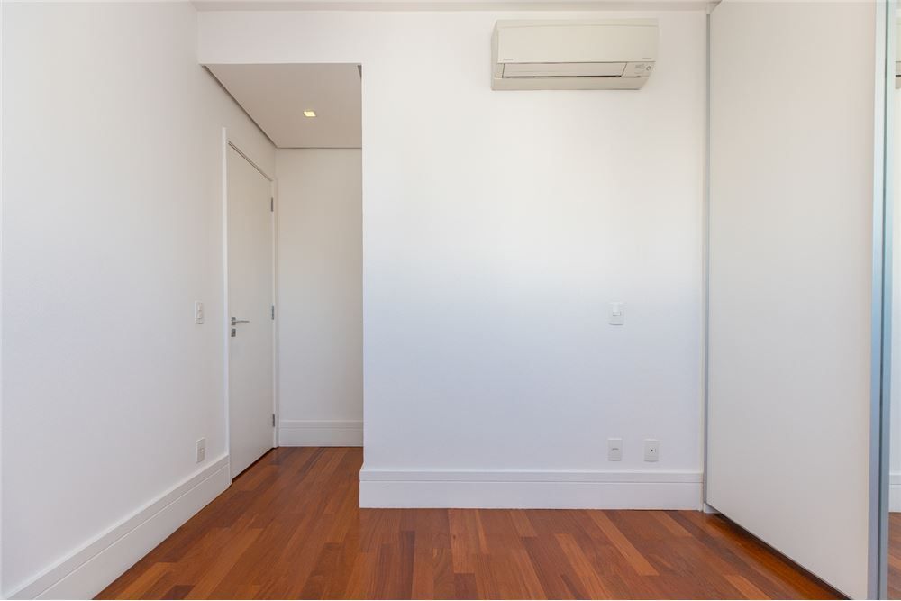 Apartamento à venda com 3 quartos, 157m² - Foto 29