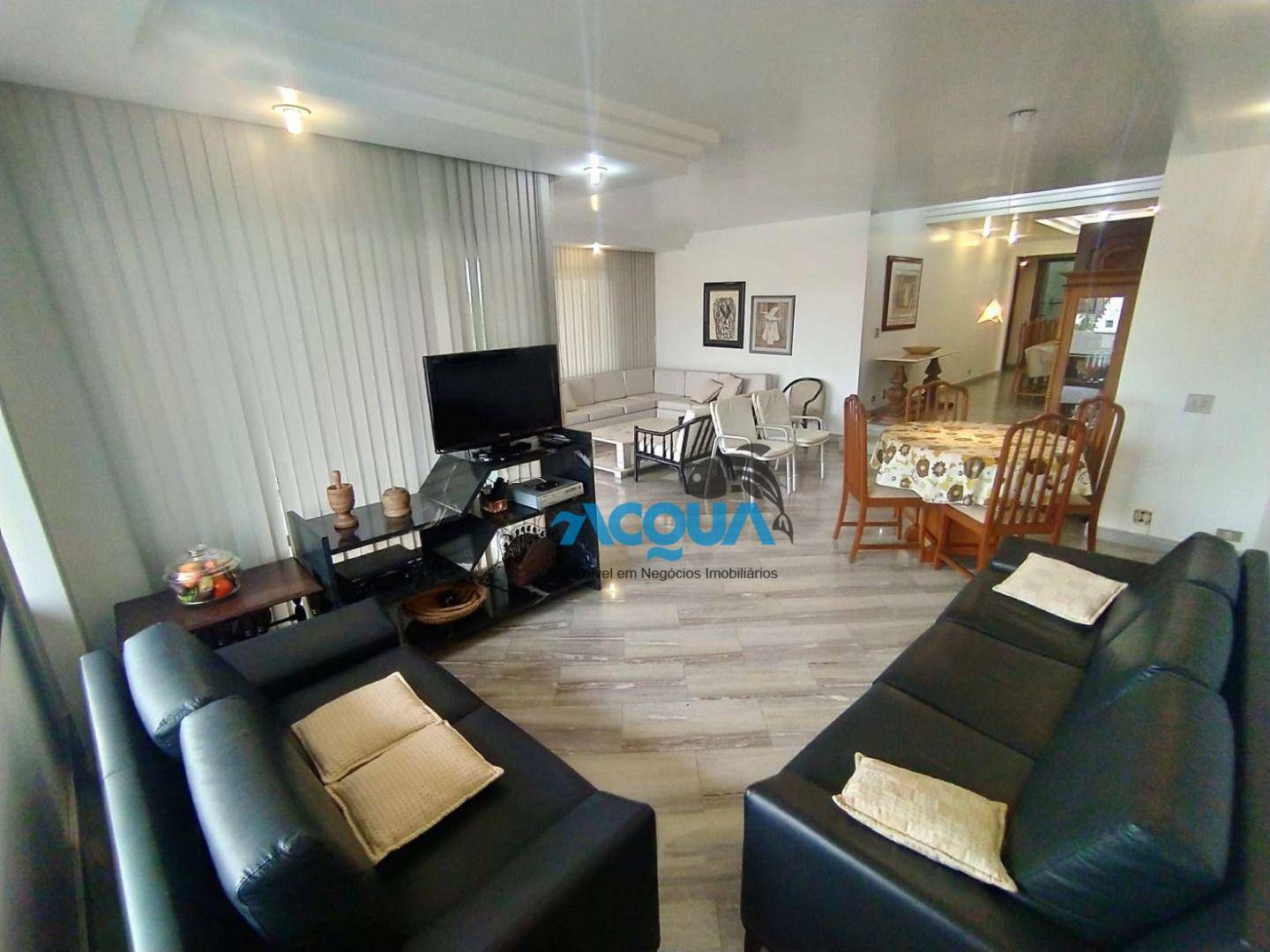 Apartamento à venda com 4 quartos, 212m² - Foto 1