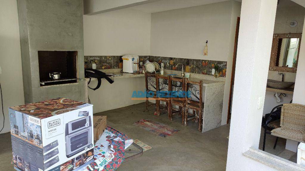Casa à venda com 3 quartos, 126m² - Foto 4