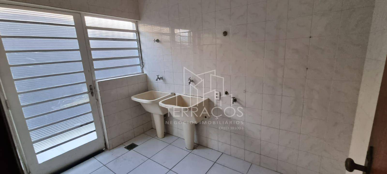 Sobrado à venda e aluguel com 4 quartos, 270m² - Foto 8