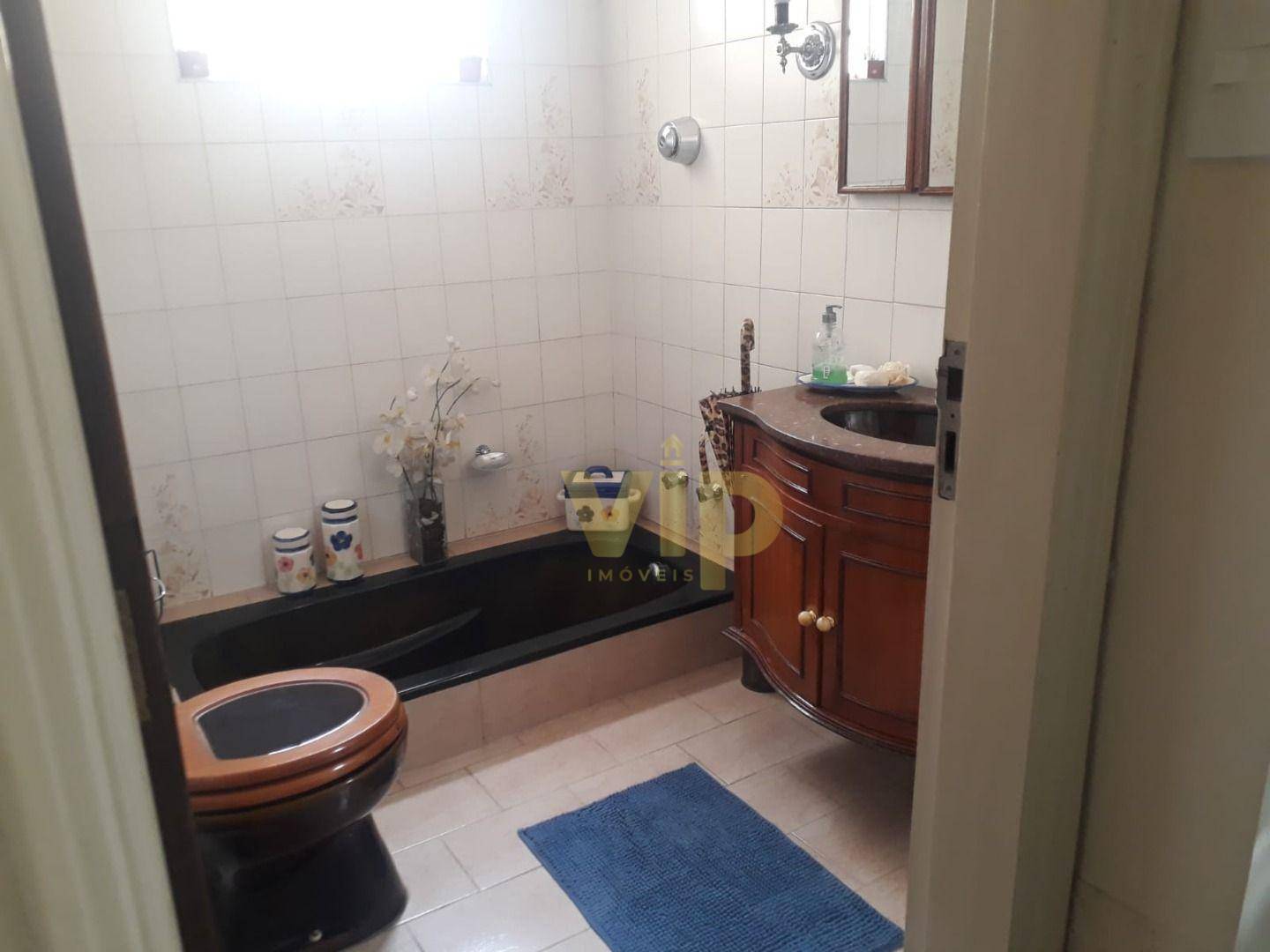 Casa à venda com 6 quartos, 199m² - Foto 24