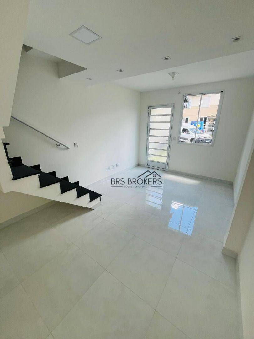 Sobrado à venda com 2 quartos, 55m² - Foto 3