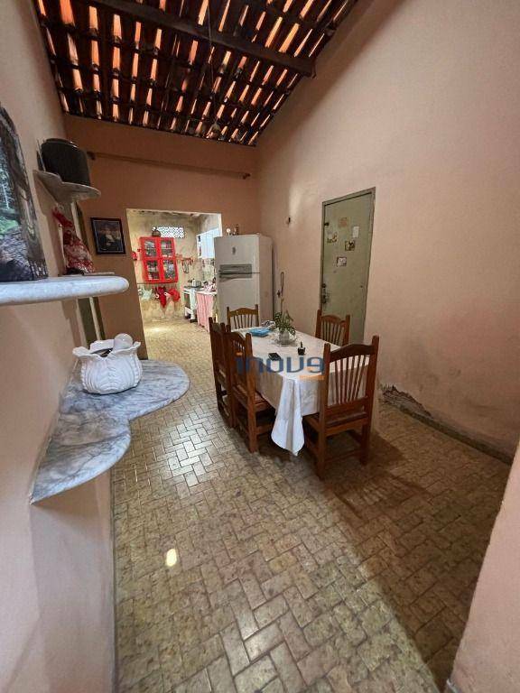 Casa à venda com 3 quartos, 97m² - Foto 2