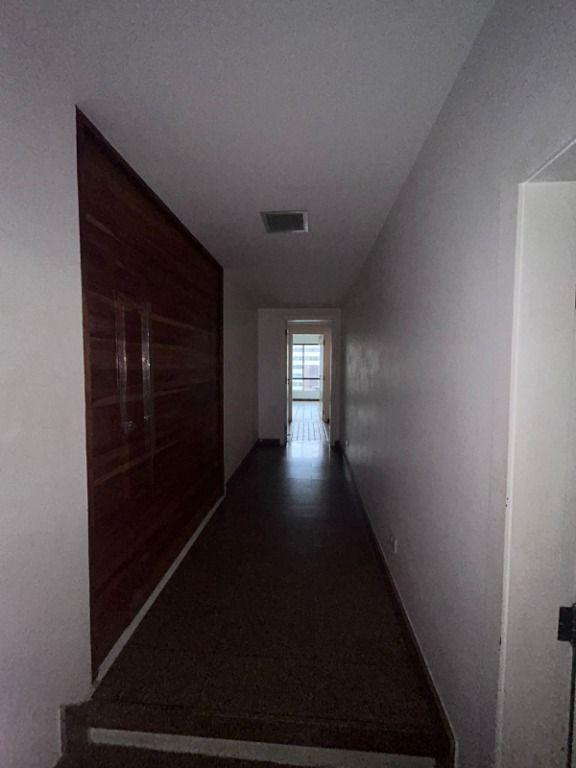 Apartamento à venda com 5 quartos, 279m² - Foto 4