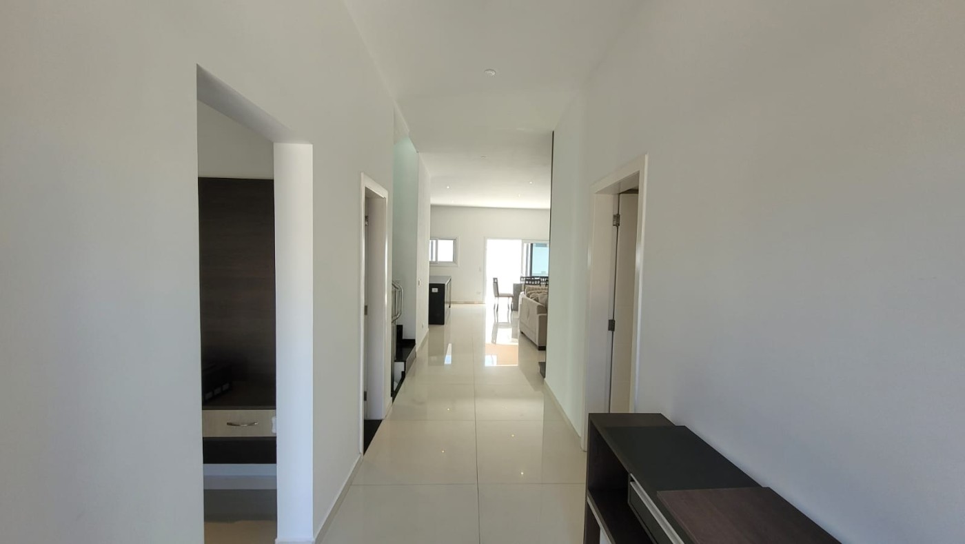Casa à venda com 4 quartos, 300m² - Foto 4