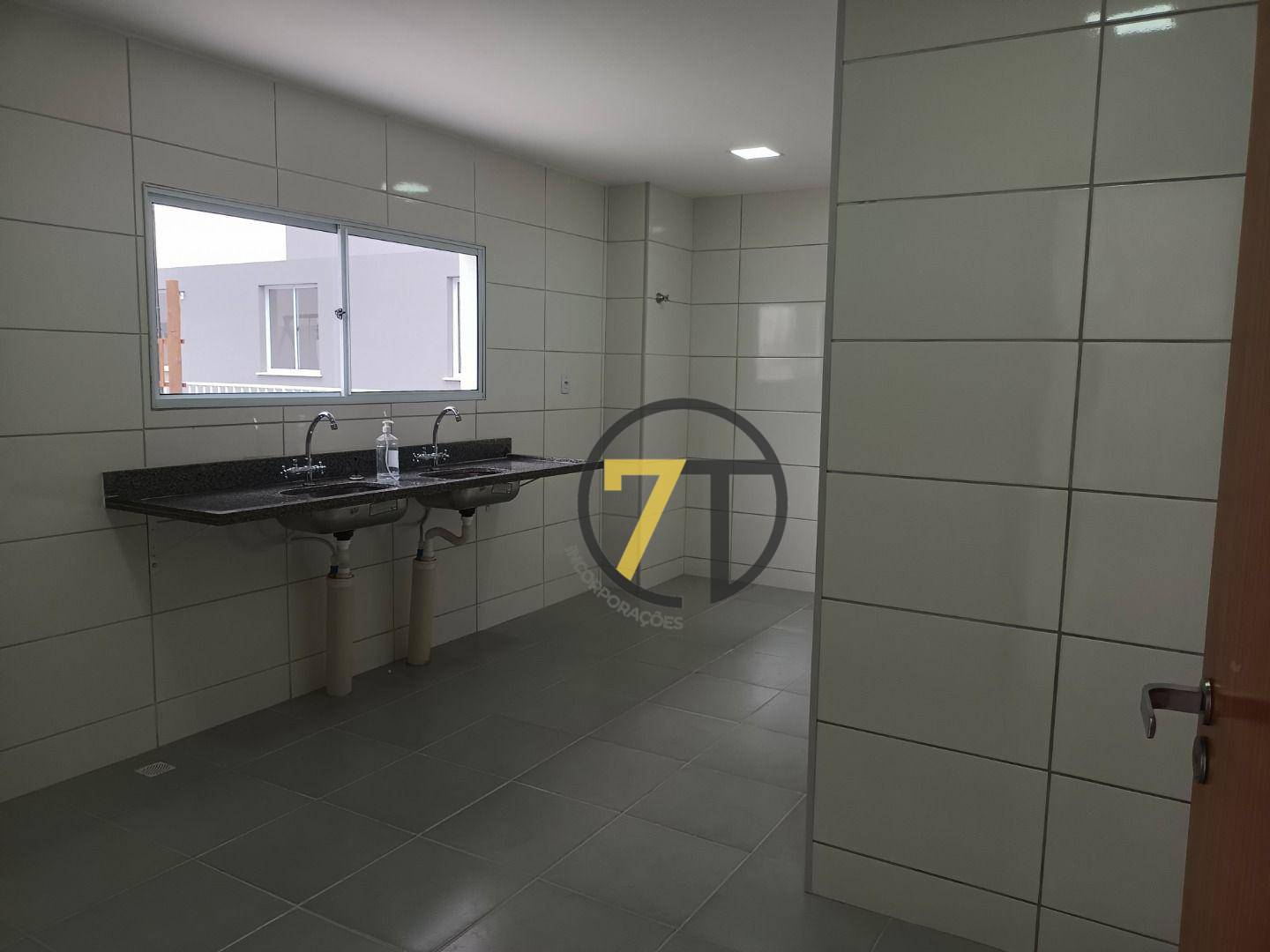 Apartamento à venda com 2 quartos, 44m² - Foto 12