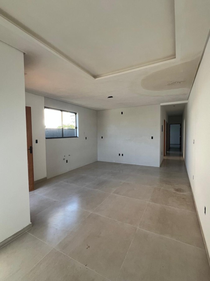 Casa à venda com 2 quartos, 165m² - Foto 3