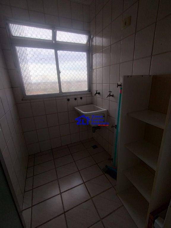 Apartamento para alugar com 3 quartos, 70m² - Foto 25