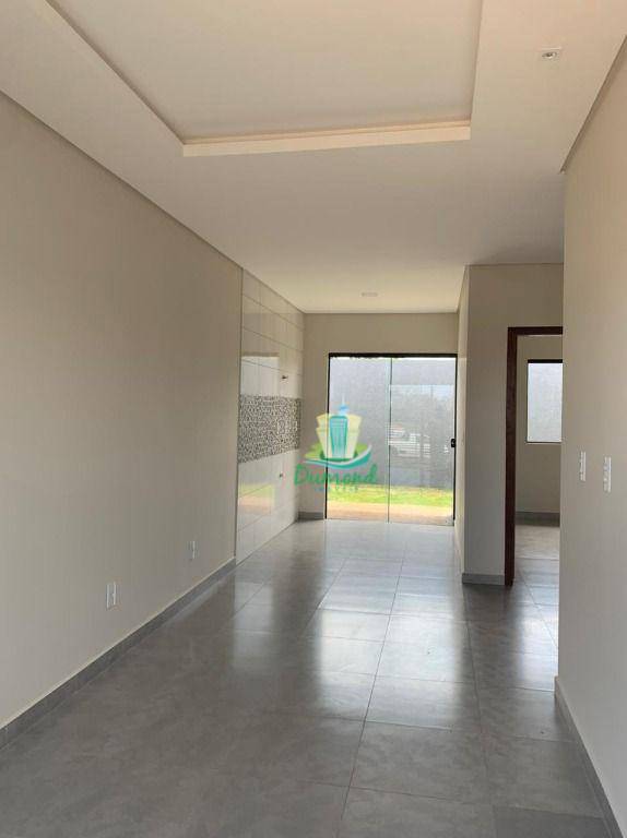 Casa à venda com 2 quartos, 55m² - Foto 4