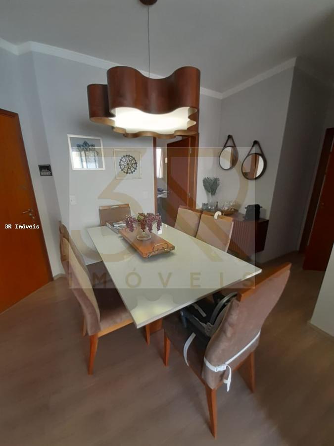 Apartamento à venda com 3 quartos, 110m² - Foto 1