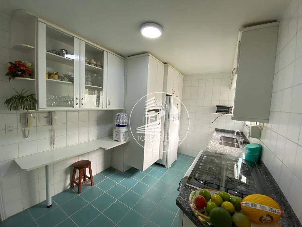 Apartamento à venda com 3 quartos, 130m² - Foto 19