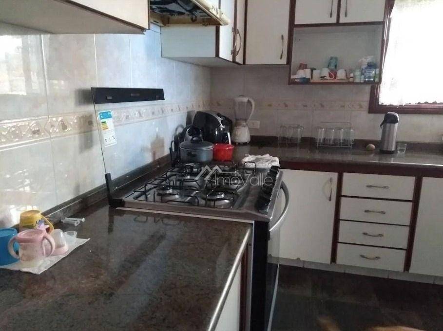 Casa de Condomínio para alugar com 4 quartos, 370m² - Foto 4