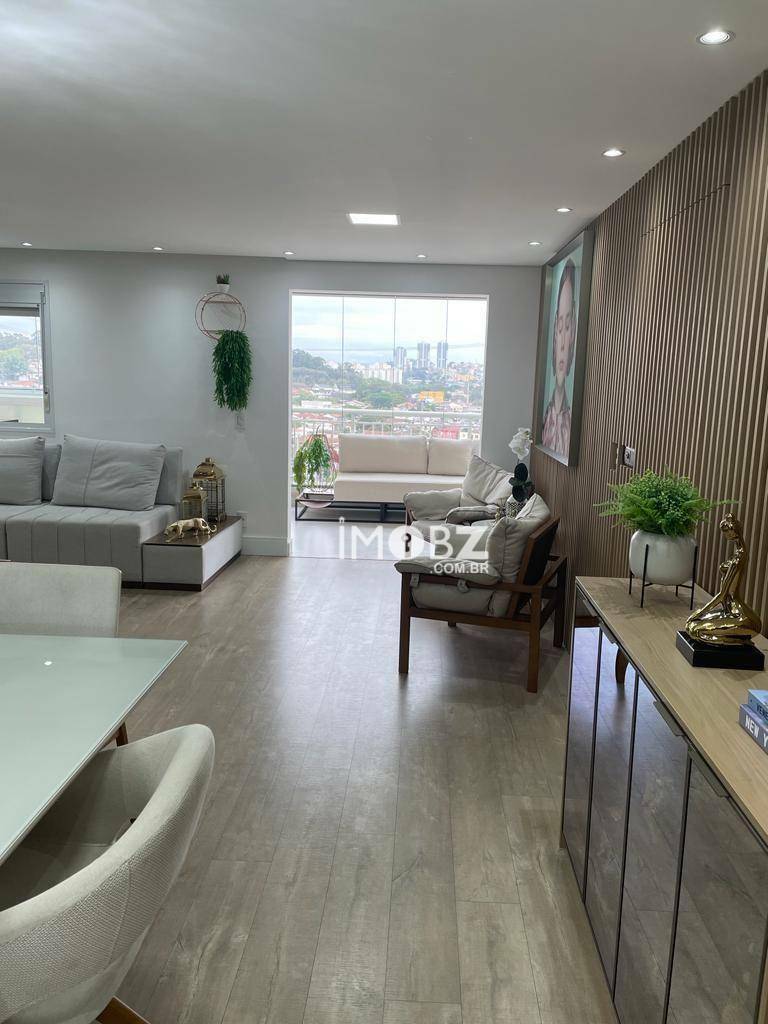 Apartamento à venda com 3 quartos, 125m² - Foto 2