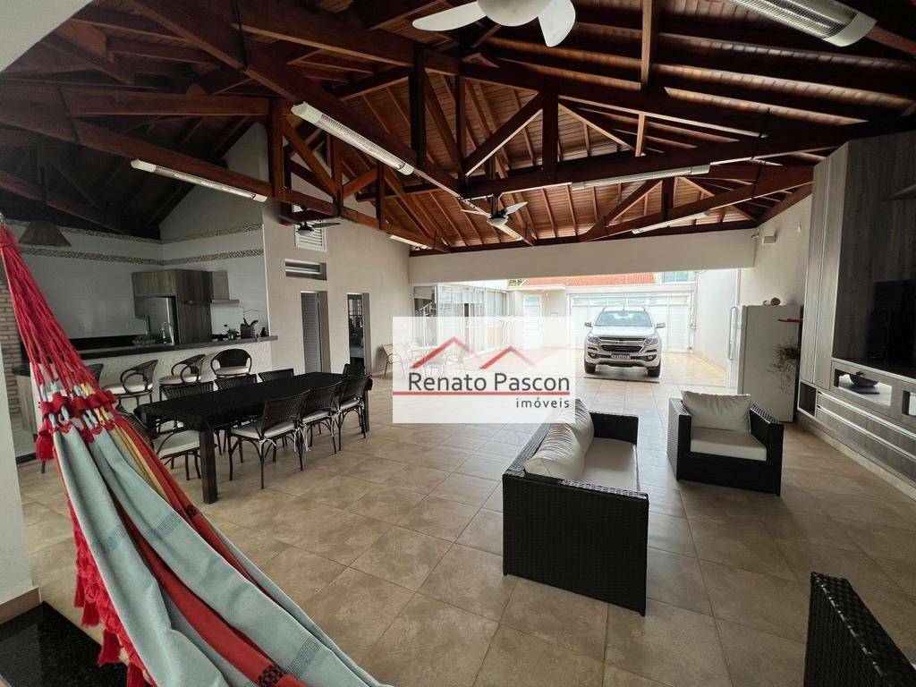 Casa à venda com 3 quartos, 334m² - Foto 3