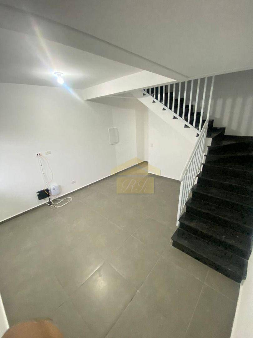 Casa à venda com 2 quartos, 80m² - Foto 11