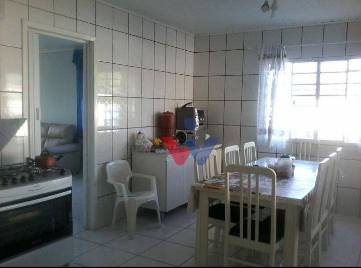 Casa à venda com 2 quartos, 120m² - Foto 2