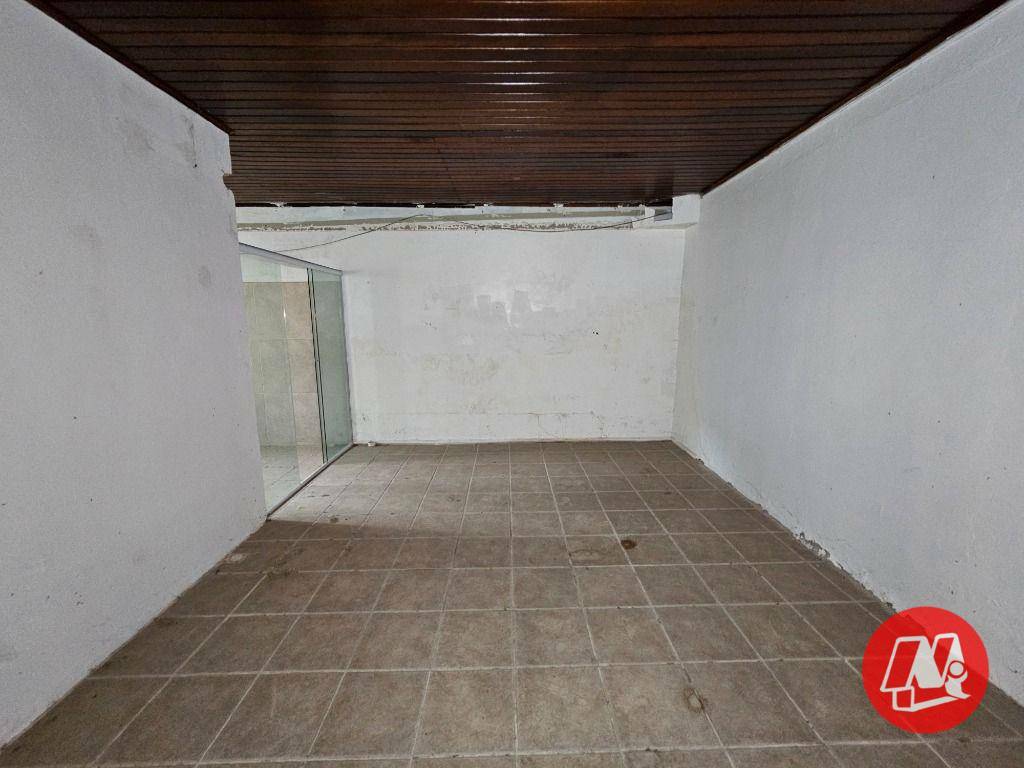 Casa para alugar com 4 quartos, 280m² - Foto 26