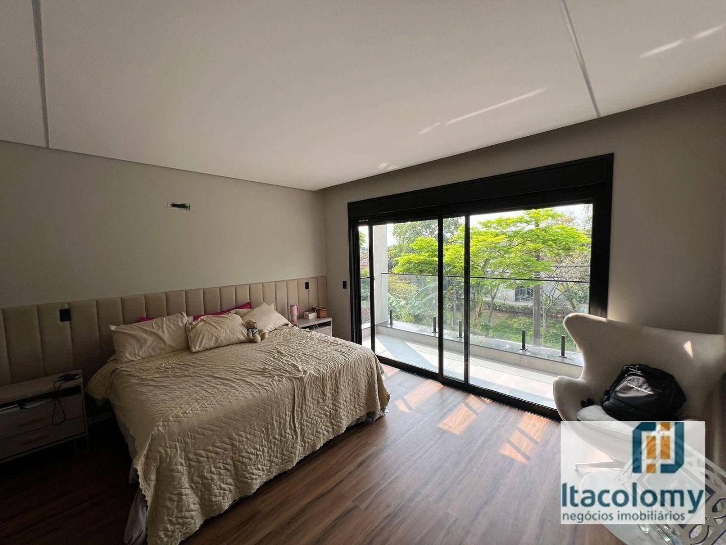 Casa de Condomínio à venda com 4 quartos, 380m² - Foto 10