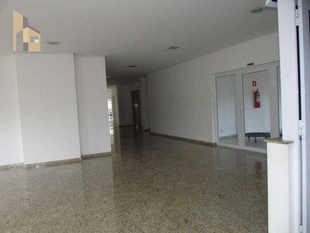 Apartamento à venda com 3 quartos, 190m² - Foto 4