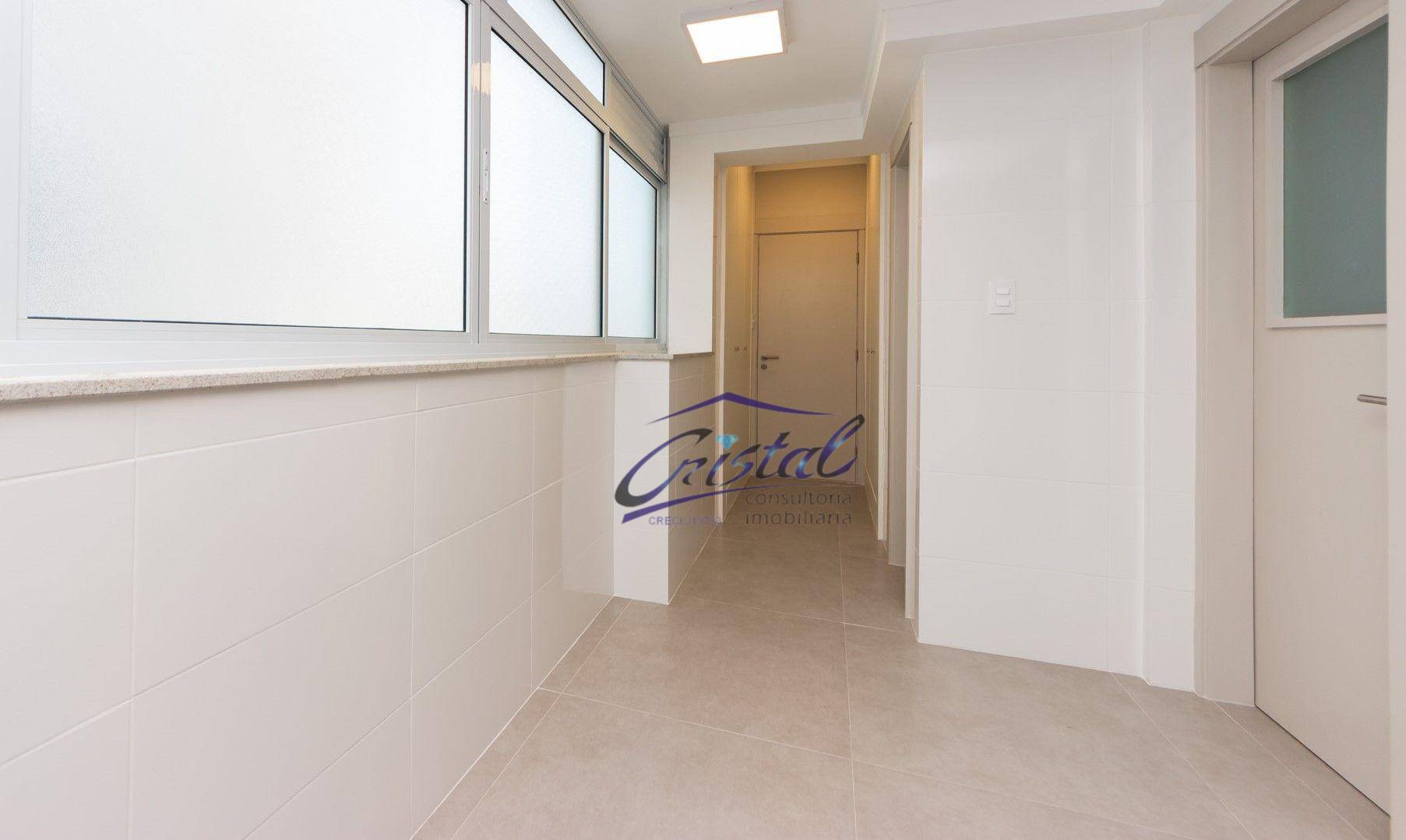 Apartamento à venda com 3 quartos, 212m² - Foto 19