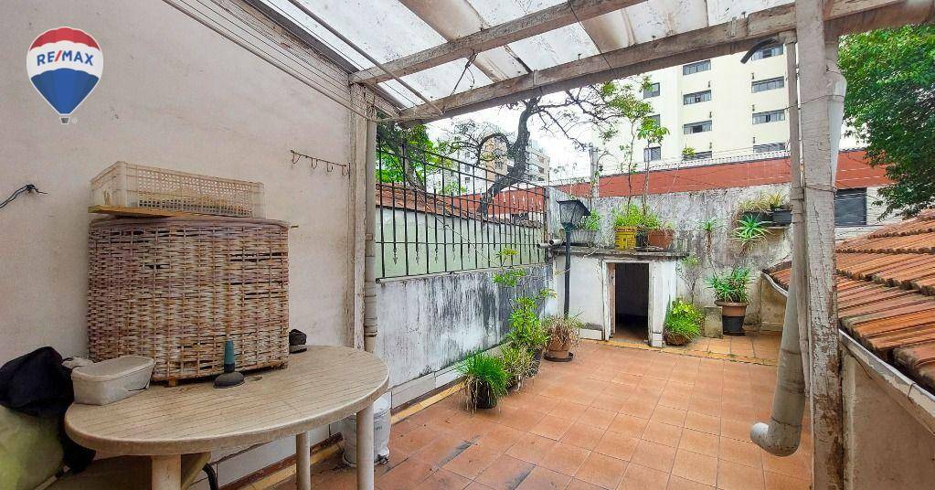 Casa para alugar com 3 quartos, 190m² - Foto 1