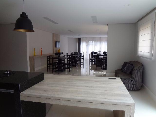 Apartamento à venda com 4 quartos, 211m² - Foto 2