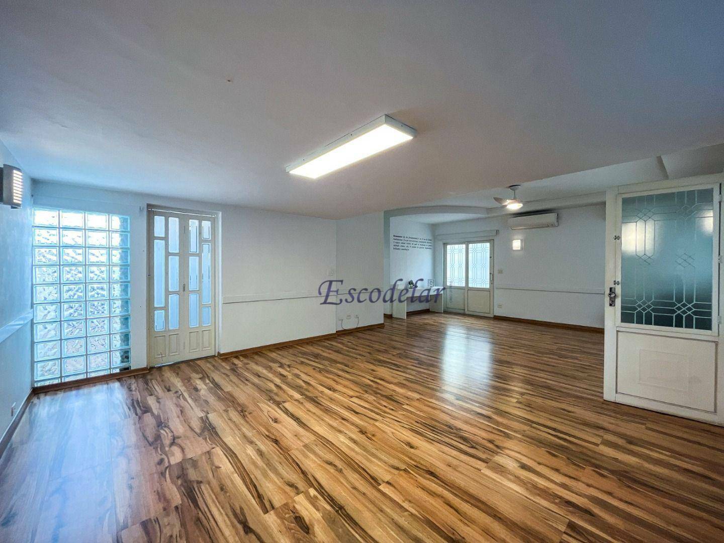 Casa à venda com 3 quartos, 250m² - Foto 1