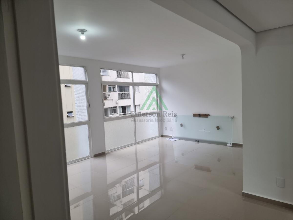 Apartamento à venda com 3 quartos, 135m² - Foto 4