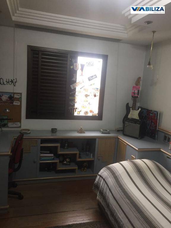 Apartamento à venda com 4 quartos, 198m² - Foto 26