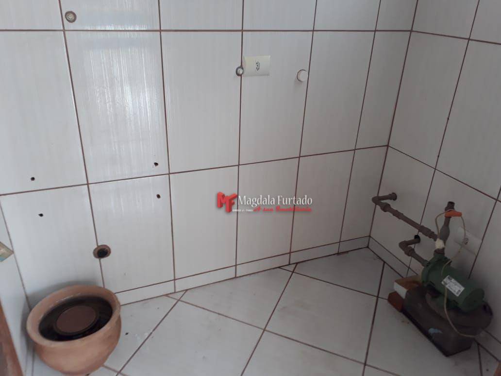 Casa à venda com 3 quartos, 80m² - Foto 13