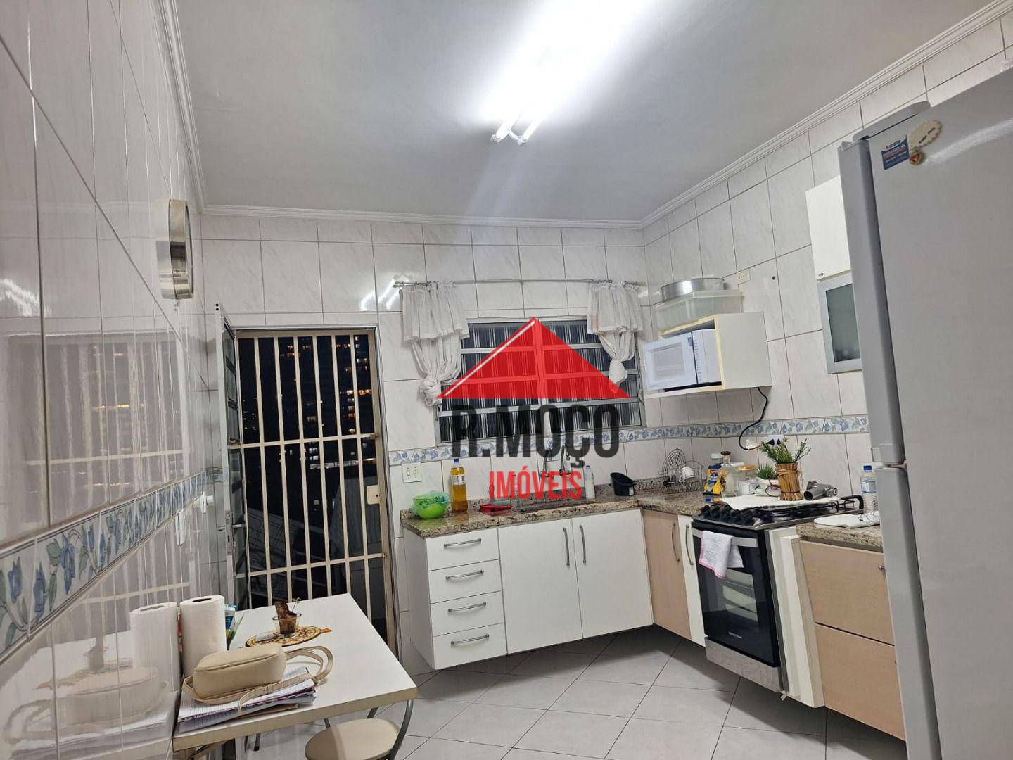 Sobrado à venda com 3 quartos, 200m² - Foto 23