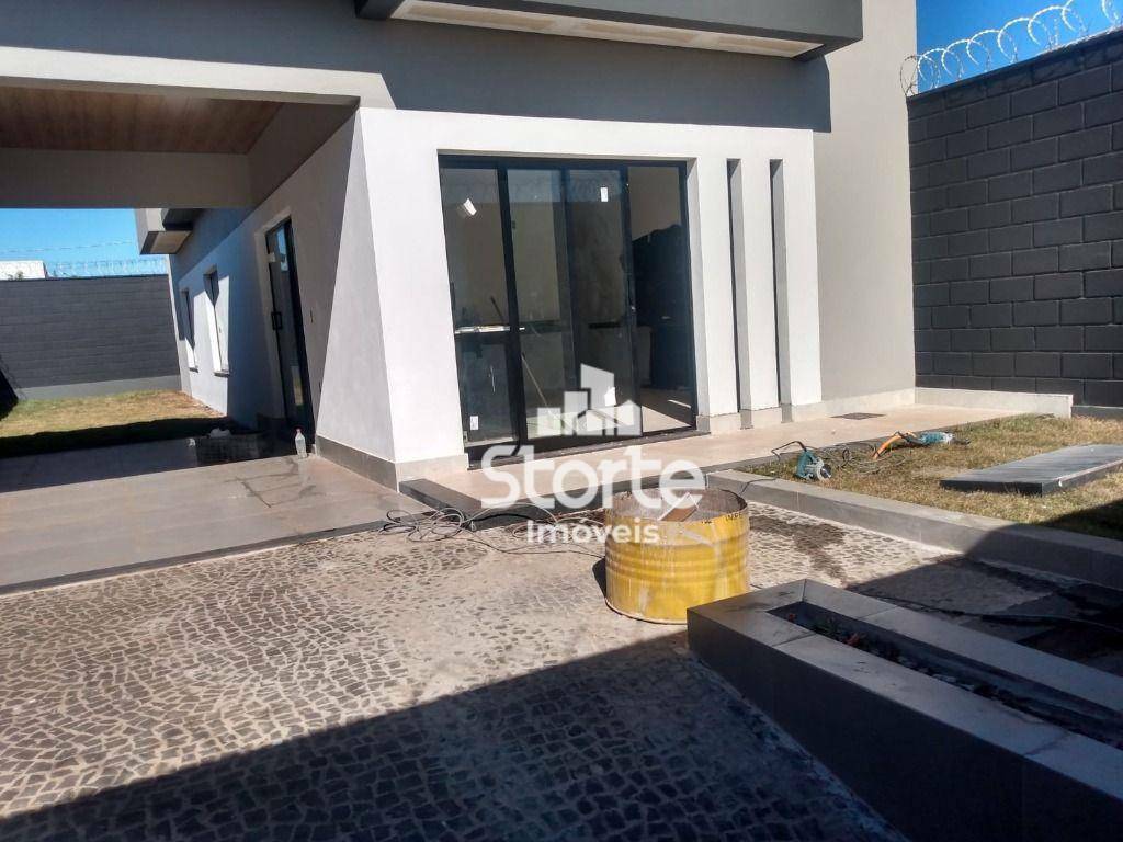 Casa à venda com 2 quartos, 110m² - Foto 2