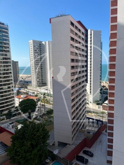 Apartamento à venda com 3 quartos, 186m² - Foto 2