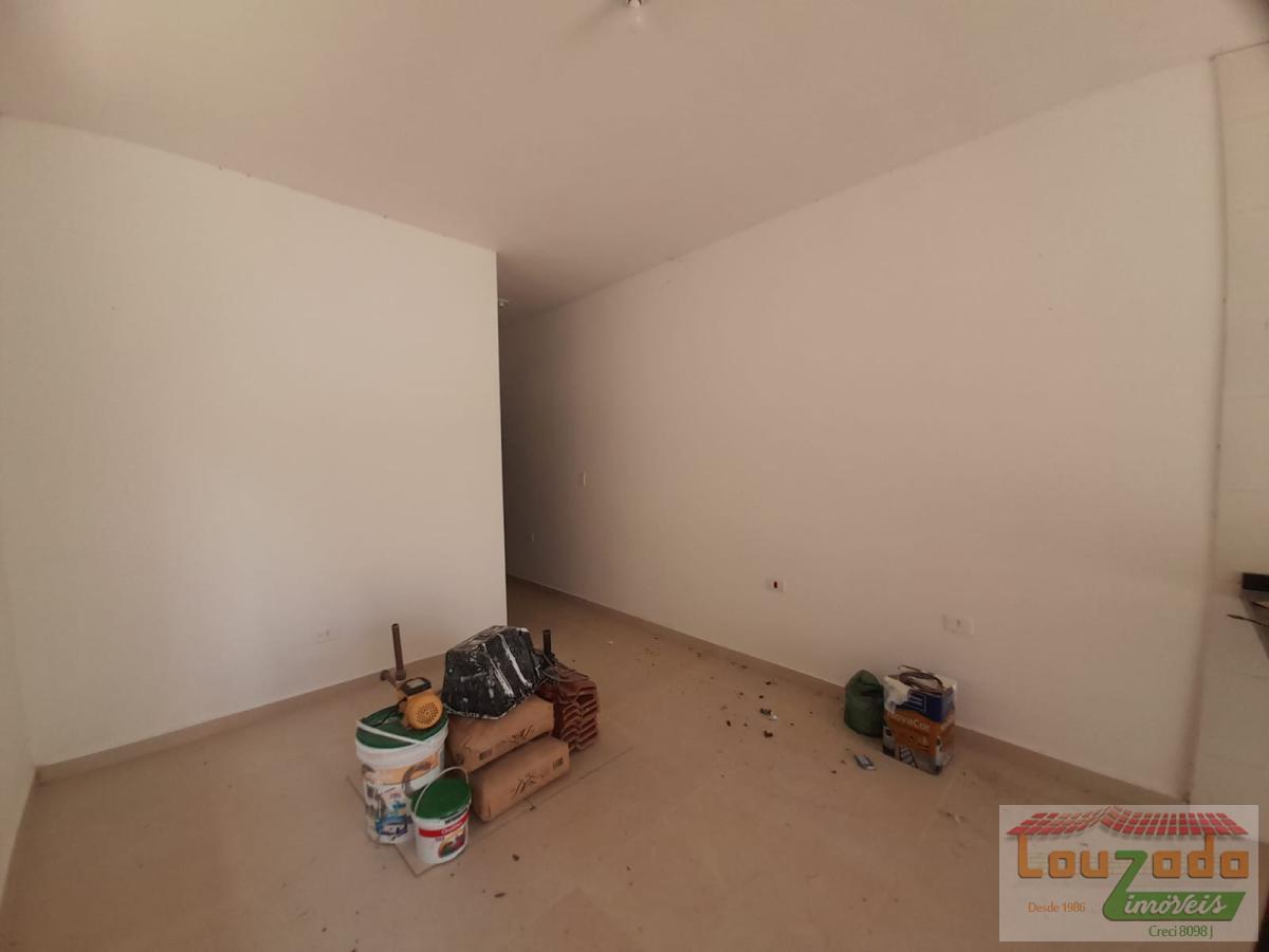 Casa à venda com 2 quartos, 125m² - Foto 4