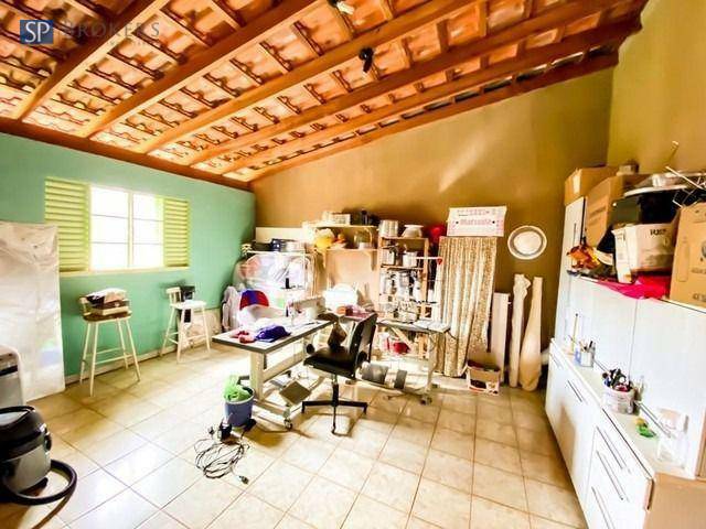 Chácara à venda com 4 quartos, 350m² - Foto 16