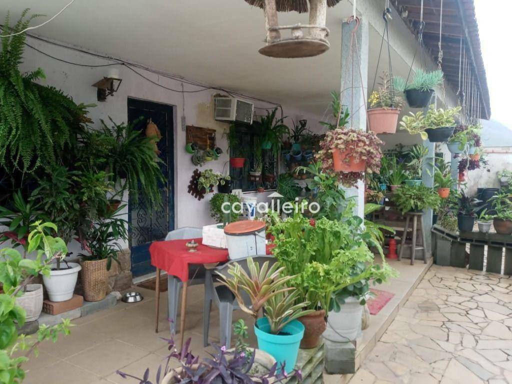 Casa à venda com 4 quartos, 300m² - Foto 5