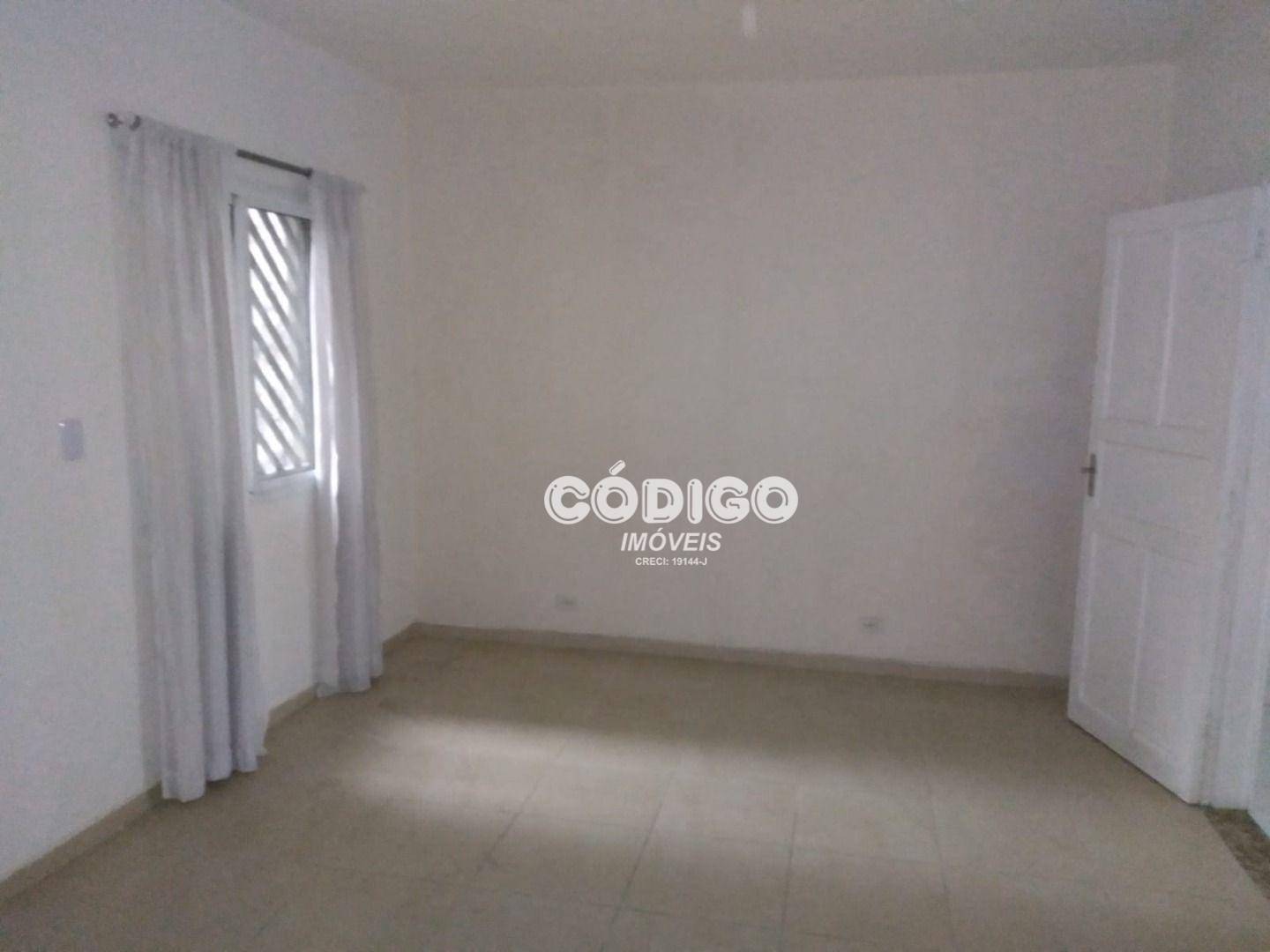 Casa para alugar com 2 quartos, 70m² - Foto 7