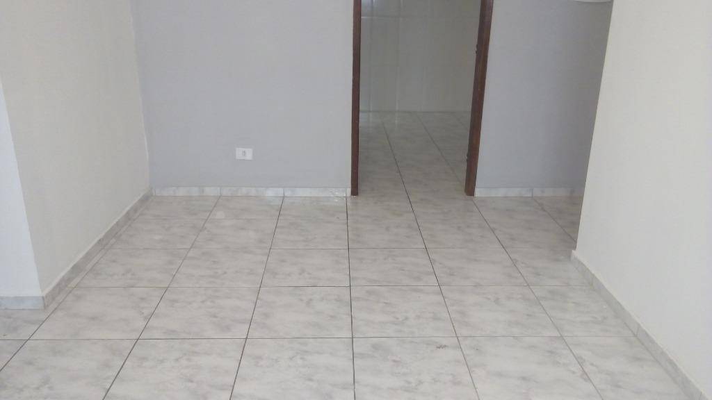 Casa para alugar com 2 quartos, 140m² - Foto 8