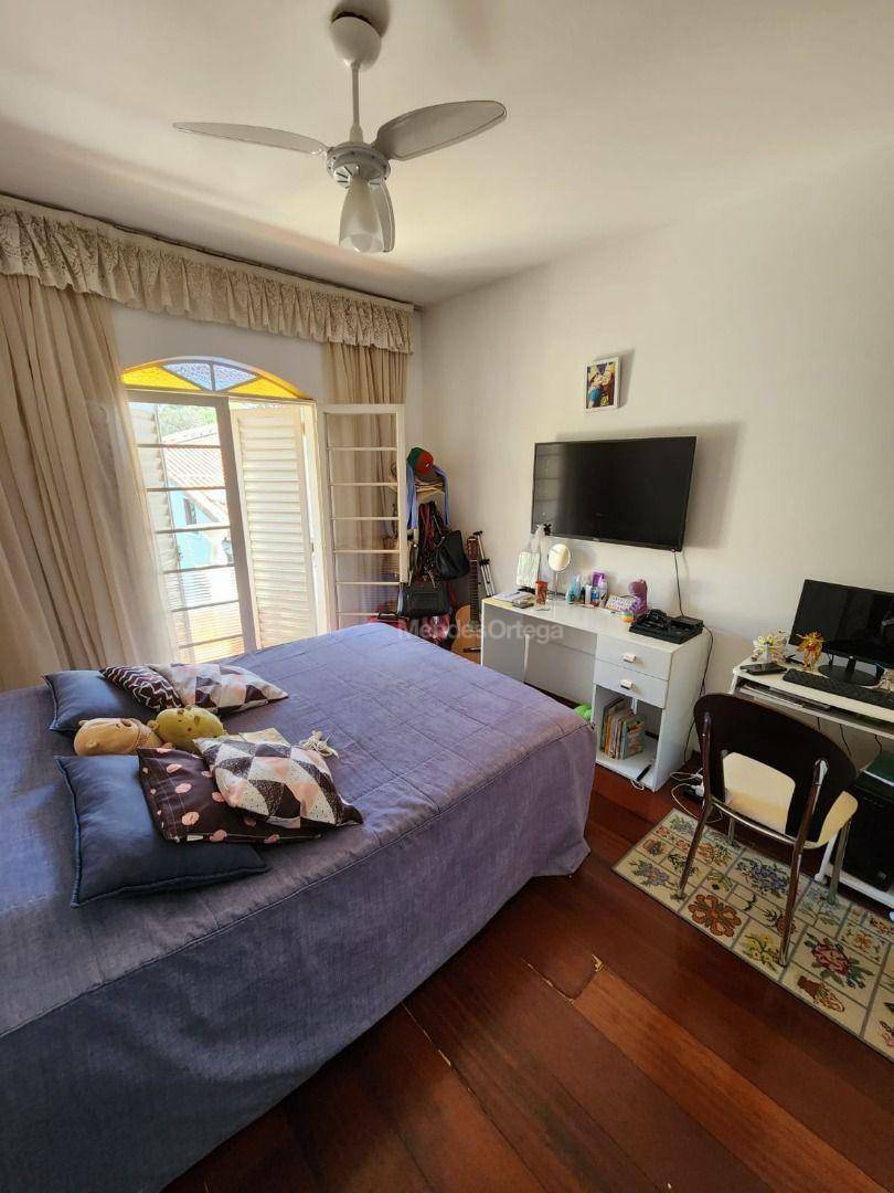 Casa à venda com 4 quartos, 283m² - Foto 15